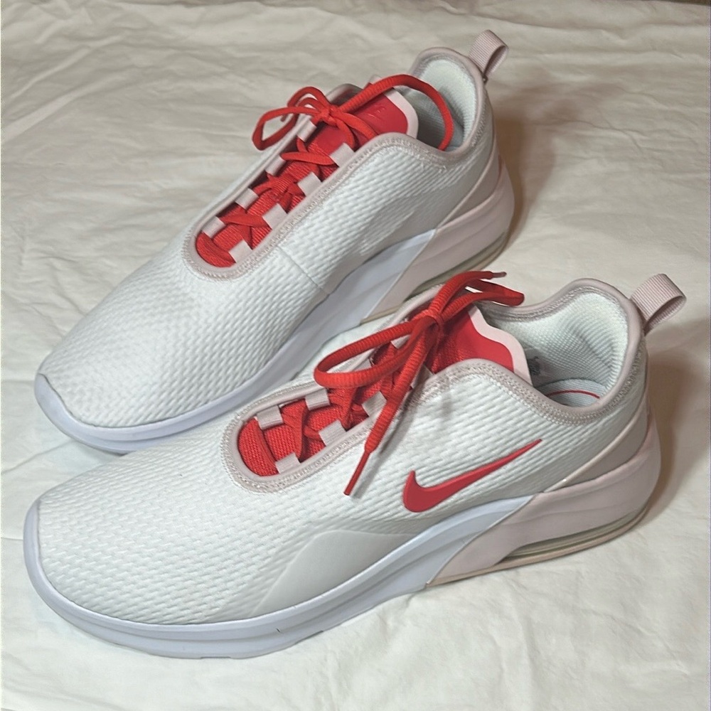 Nike Air Max Motion 2 ES1 size 11